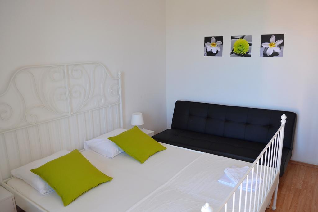 Vlado Apartment Sukošan