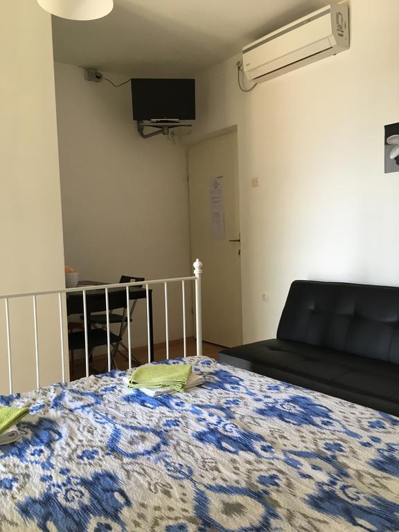 Vlado Apartment Sukošan